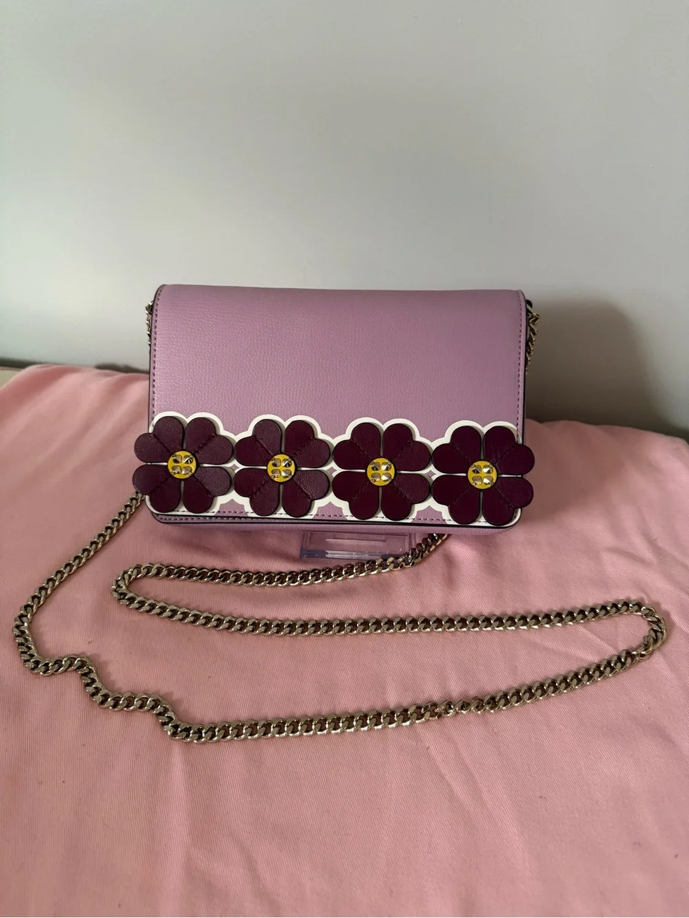 Kate Spade Sylvia Graphic Clover Appliqué Chain Wallet
